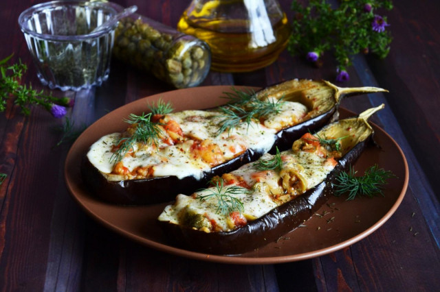 Eggplant with mozzarella and tomatoes, baked in the oven
