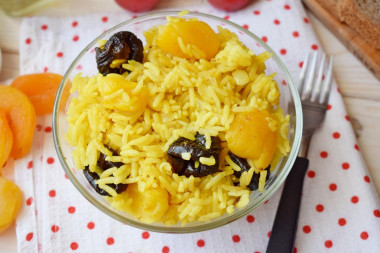 Rice with dried fruits