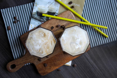 White Russian cocktail at home