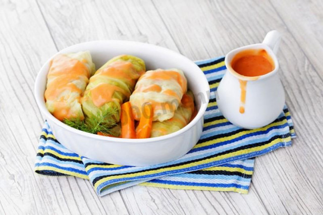 Cabbage rolls with gravy in a saucepan