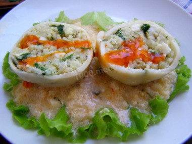 Stuffed squid with rice and egg