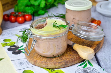 Chicken liver pate with cream