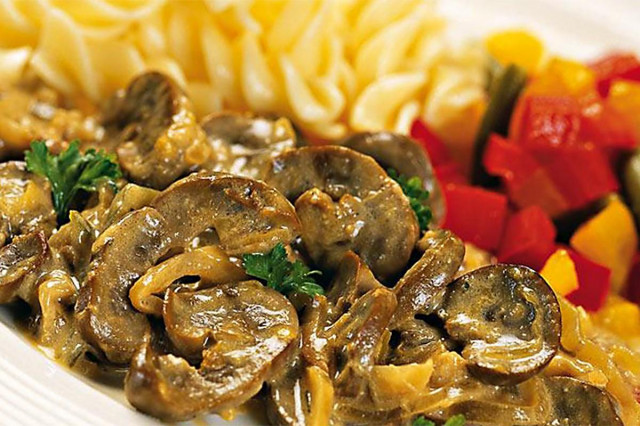 Kidneys in beef sour cream