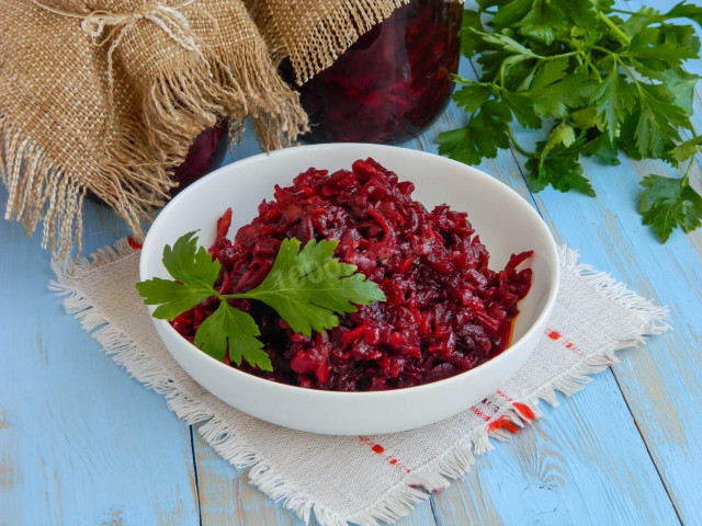 Borscht dressing for winter with beetroot