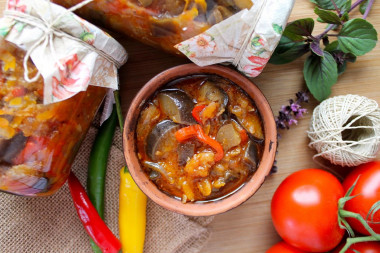 Lecho from eggplant and pepper with tomatoes for winter