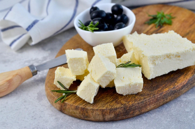 Homemade kefir cheese