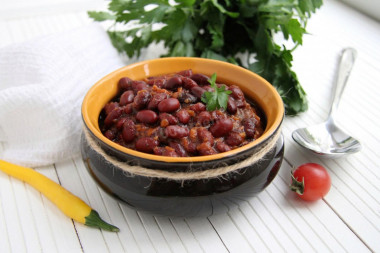 Red beans in a slow cooker