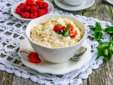 Herculean porridge with milk