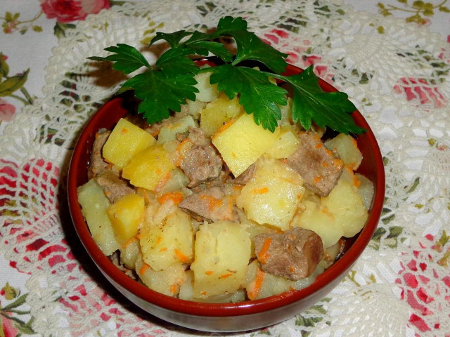 Liver with potatoes in a slow cooker