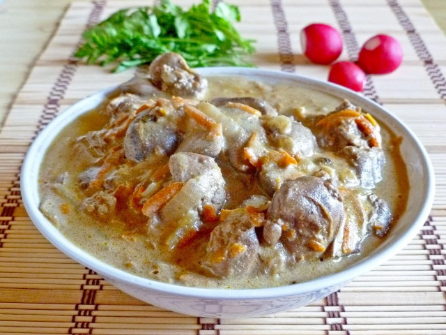Turkey liver in sour cream in a slow cooker