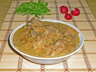 Turkey liver in sour cream in a slow cooker