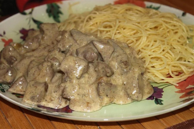 Turkey liver in milk with sour cream