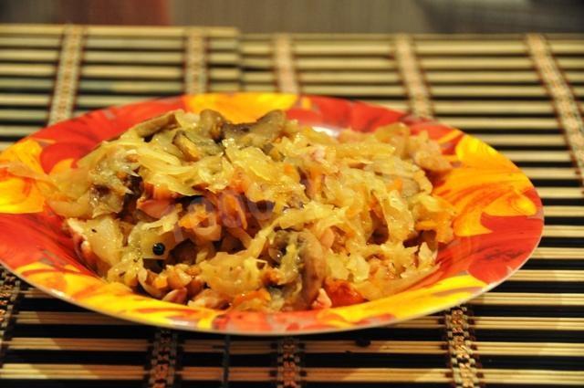 Bigos on sauerkraut with pork