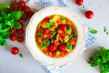 Vegetable soup with meat broth