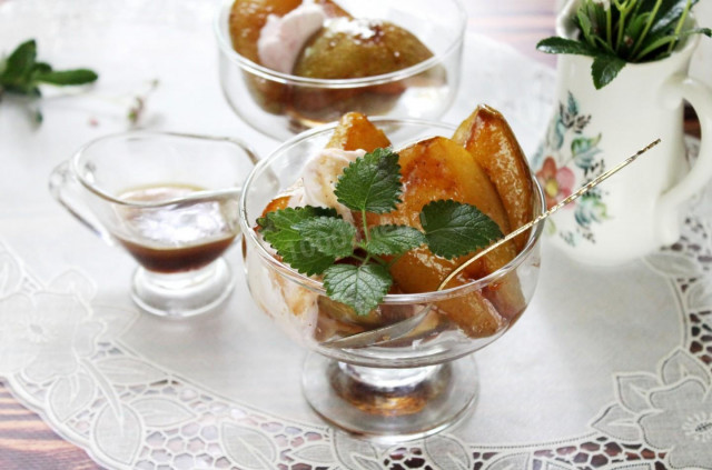 Caramel pears without alcohol