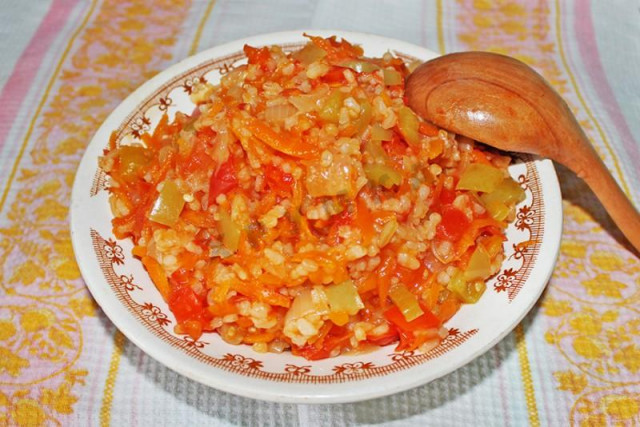 Tourist's Breakfast salad with bell peppers and tomatoes