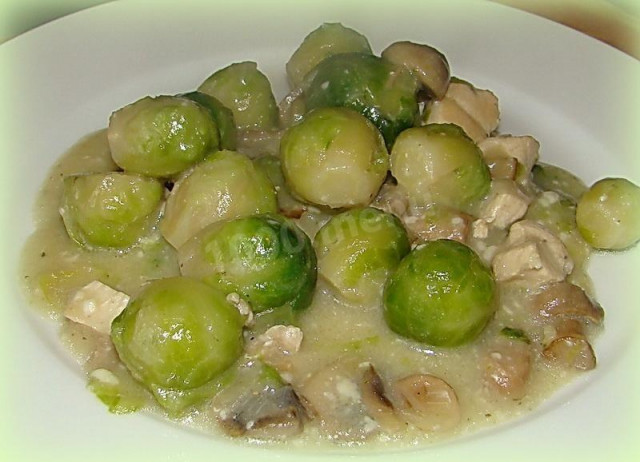 Brussels sprouts in sauce