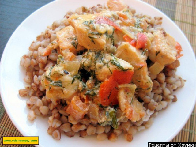 Buckwheat with chicken and tomatoes