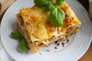 Classic lasagna with minced meat in the oven is simple