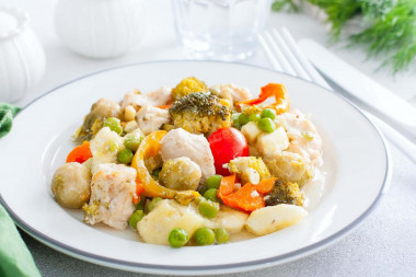 PP baked chicken with vegetables in the oven