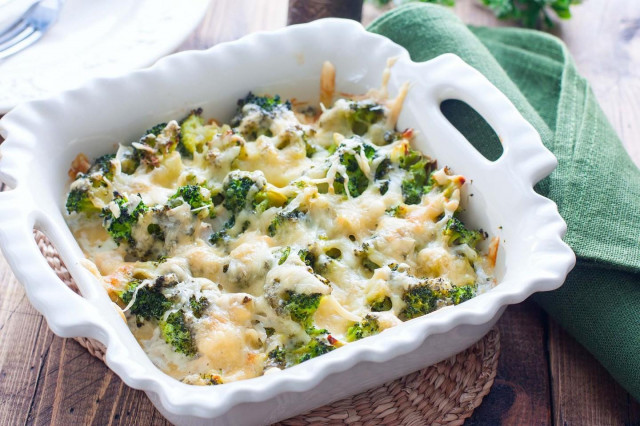 Broccoli with chicken in the oven