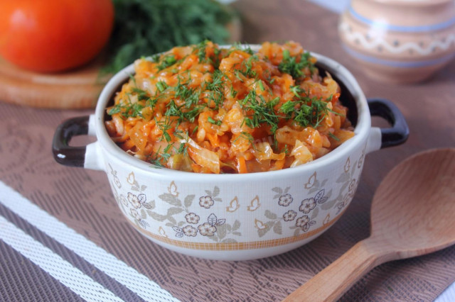 Rice with cabbage in the oven