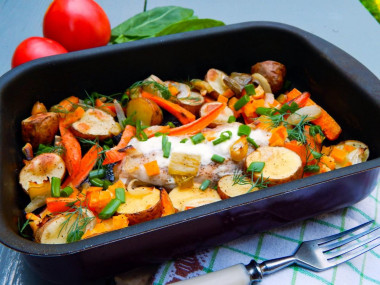 Chicken breast with vegetables in the oven