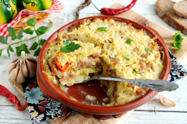 Zucchini casserole with minced meat in the oven