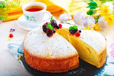 Fluffy sponge cake on kefir in the cake oven is simple