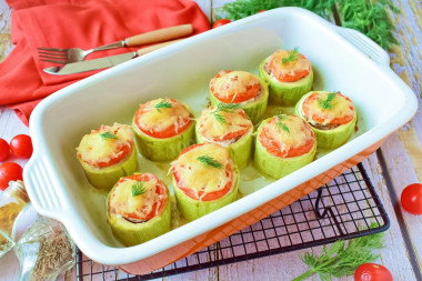 Zucchini in the oven with minced meat and cheese