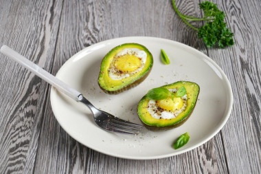 Avocado with egg in the oven