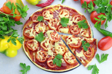 Quick pizza in the oven without yeast on water classic