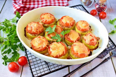 Zucchini in the oven with minced meat and tomatoes