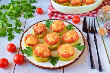 Zucchini in the oven with minced meat and tomatoes