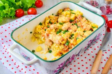 Baked pasta with chicken in the oven