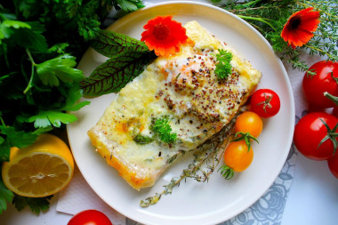 Salmon in cream sauce in the oven