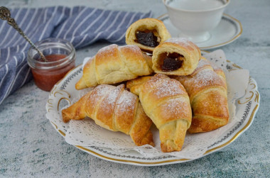 Croissants made from ready-made puff pastry