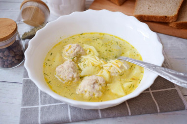 Soup with meatballs and noodles