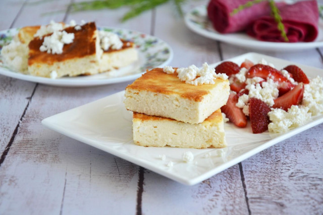 Simple cottage cheese casserole in the oven