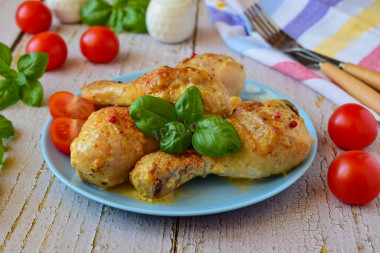 Chicken drumsticks in creamy mustard sauce