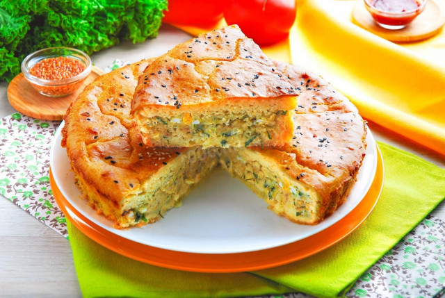 Quick aspic pie in the oven with cabbage