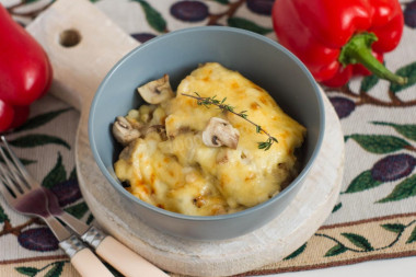 Mushrooms in sour cream in the oven