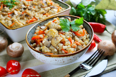 Pearl barley with chicken in the oven