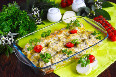 Zucchini in sour cream in the oven with cheese