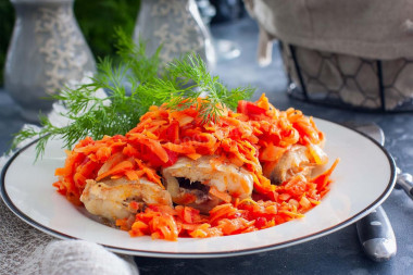 Pollock under carrots in the oven