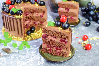 Chocolate cake with cherries and cream cheese