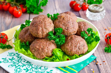 Minced beef patties in the oven