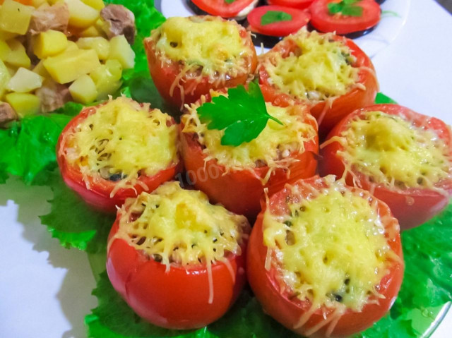 tomatoes stuffed with minced meat baked in the oven