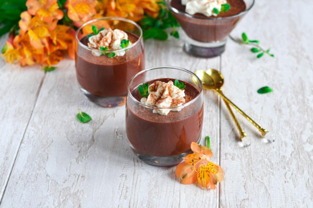 Chocolate mousse for dessert
