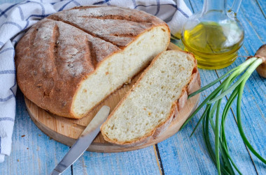 Onion bread in the oven